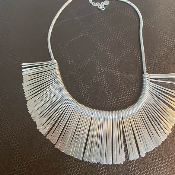 Stella and dot fringe necklace - Picture 3 of 3